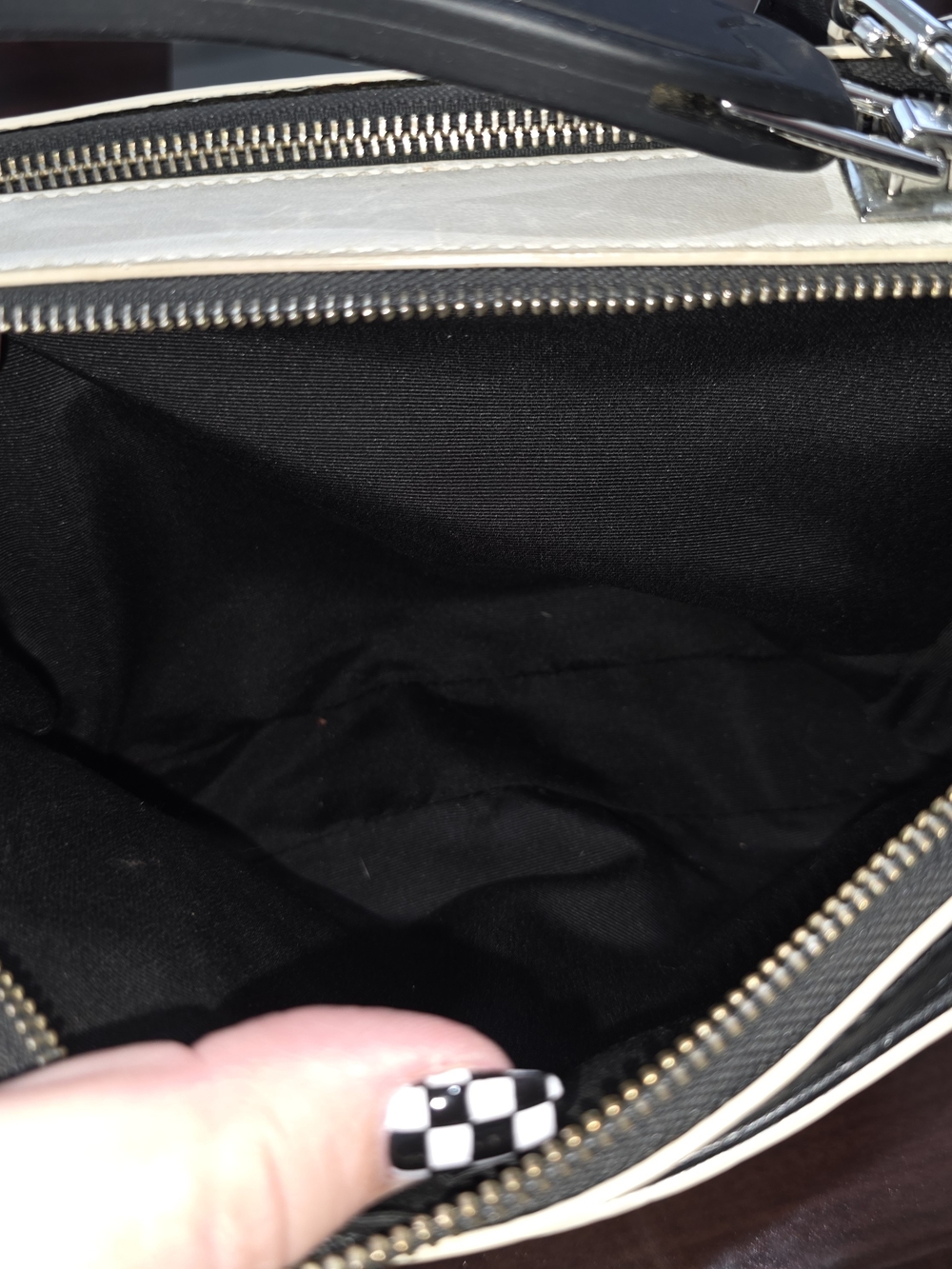 Marc Jacobs Black and White Crossbody Box Bag - Picture 6 of 7
